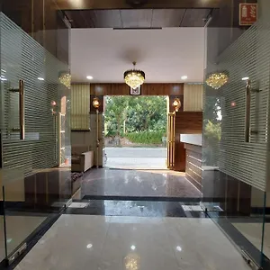 Проживание в семье Taj Point Manage By Taj Sunrise Group