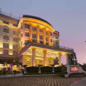 Ramada Plaza By Wyndham, Chandigarh Отель
